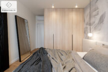 Mieszkanie na sprzedaż Kraków Bronowice - przytulna i funkcjonalna sypialnia z dużym łóżkiem i pojemną szafą.